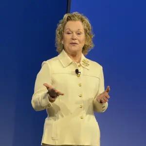 Leslie Sarasin, President and CEO FMI