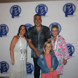 Taylor Hicks with Super Foods.JPG