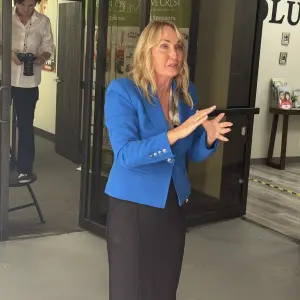 Rhonda thanking everyone for their support