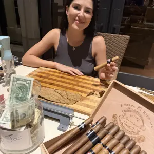 Katrina Kelley, Cigar Bella