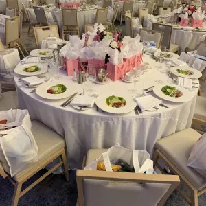 Olive Crest included a delicious lunch and table had cnetepieces from Stater Bros Sunshine Bouquet